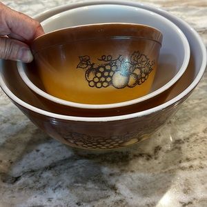 Vintage Pyrexx  orchard nesting bowls